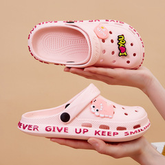 Baotou slippers wholesale hole shoes cute cartoon sandals light beach sandals manufacturer lady sandal