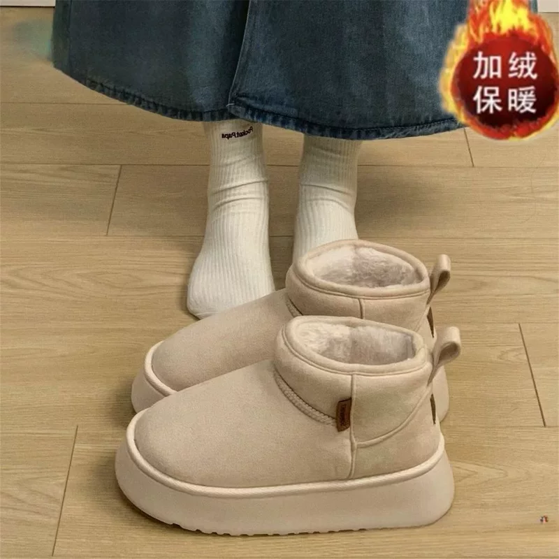 Warm white winter low boots platform, shoes