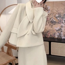 小香风毛呢套装女配围巾2025冬季韩系新款洋气百搭加棉加厚两件套