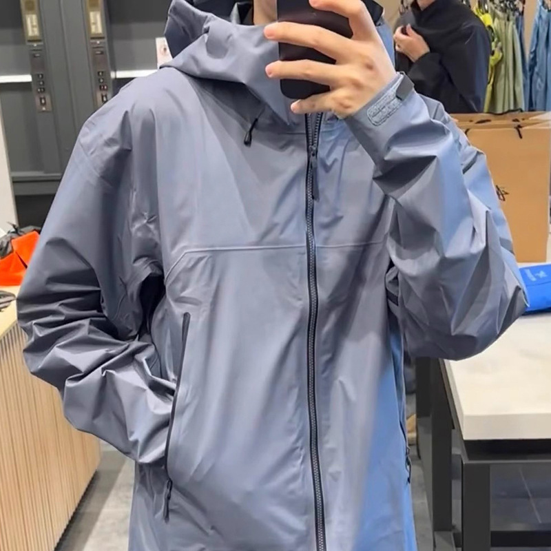 Outdoor Single-Layer Hard-Shell Jacket for Men and Women, Windproof and Waterproof Jacket, Sports Mountaineering Clothing, Fully Rubberized Long-Sleeved Jacket Sl