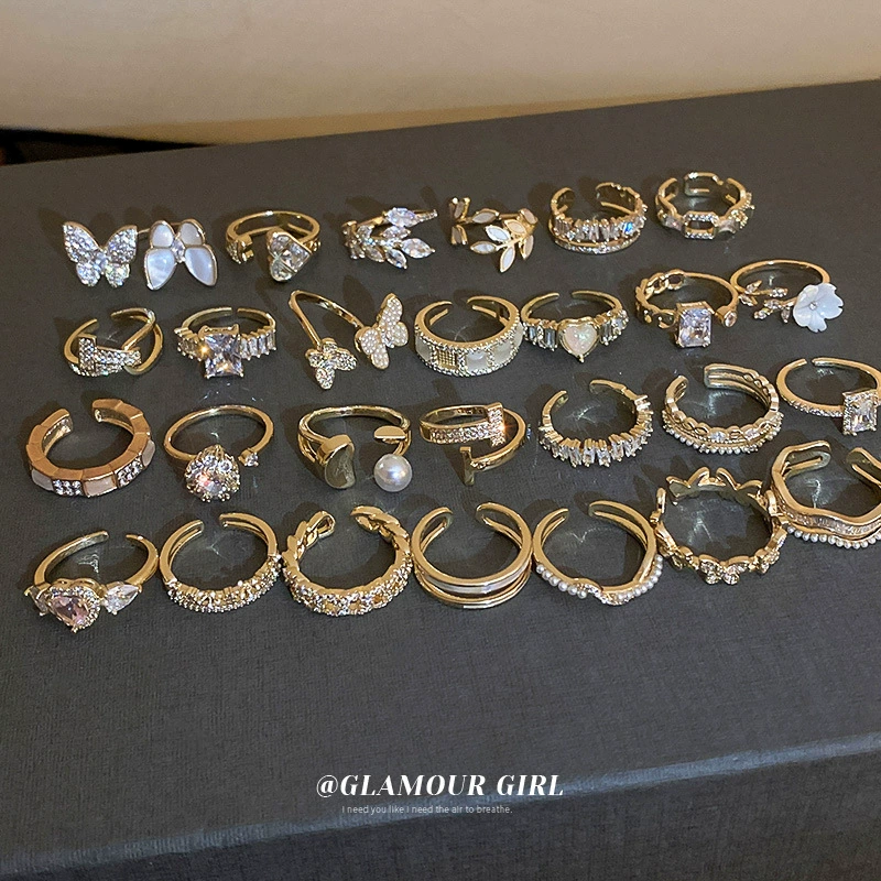 П fashionable ring with zircon?