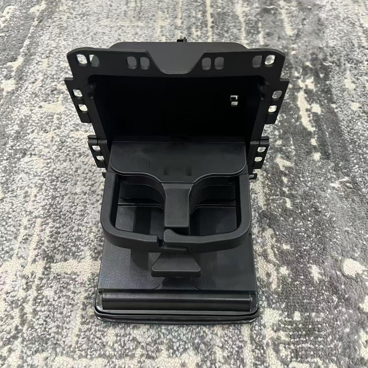 7N0862533 Is Suitable for Volkswagen Tiguan Sharan Car Beverage Cup Holder, Water Cup Holder, Rear Armrest Cup Holder