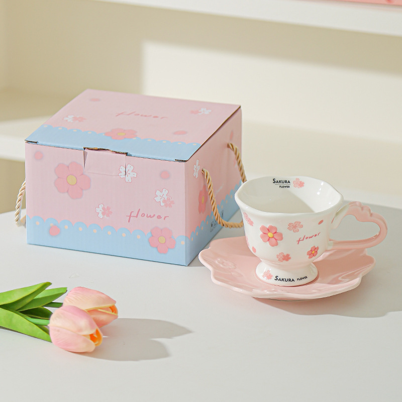 Alto valor de la cara flor de cerezo relieve taza de marca personalidad creativa de la chica corazón de cerámica casera taza de agua taza de café plato regalo de mano