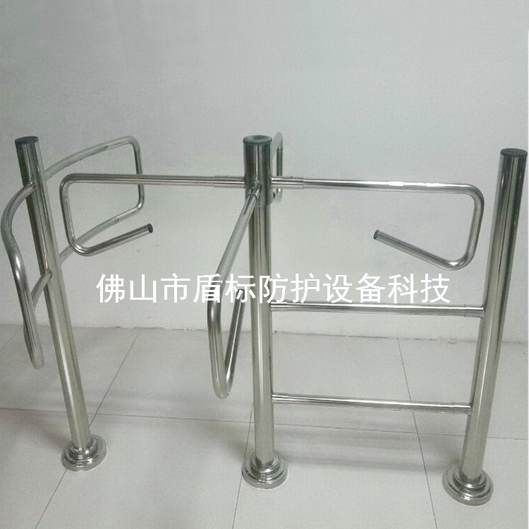 超市人行通道入口单向门不锈钢立柱式单项旋转闸机进出口导向道闸