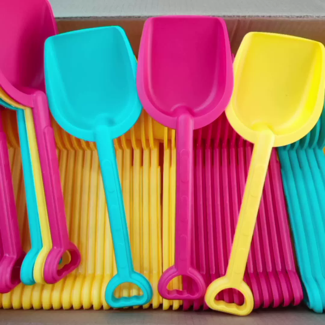 儿童塑料铲子玩具沙滩铲塑料铲挖沙铲雪铲土32厘米塑料铲子沙滩玩