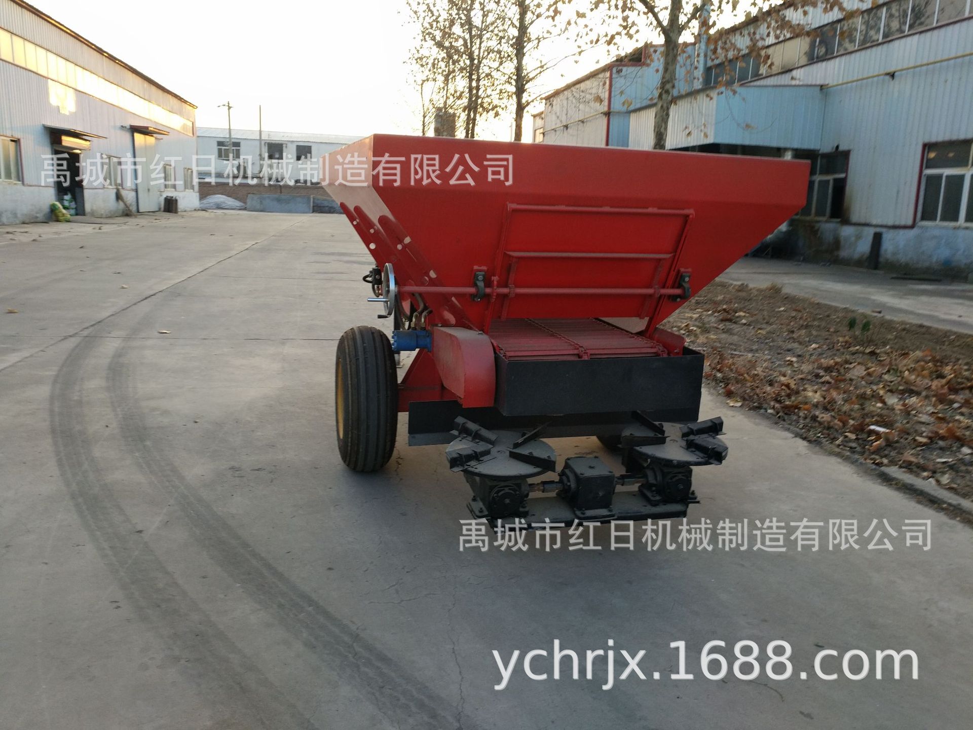 撒粪车多少钱一台 农家肥撒粪机现货  大立方撒粪车撒鲜粪