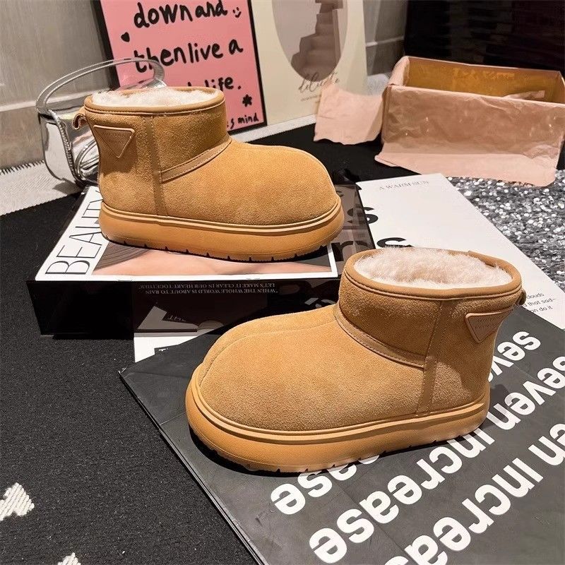 Botas de nieve de fondo grueso para mujeres 2024 nuevo invierno de vello calentamiento tubo corto bonito zapatos de algodón zapatos de bolsas de botas cortas