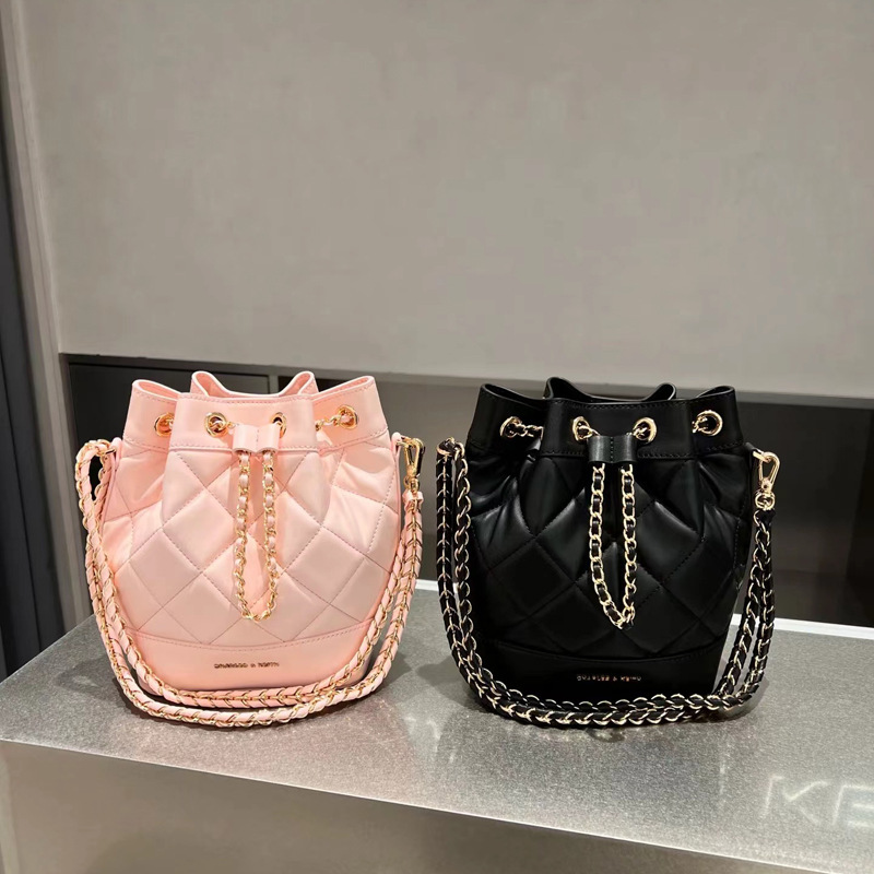 Xiao C's 2024 New Quilted Chain Bucket Bag, High-End Fashion Versatile Handbag and Crossbody Bag for Trendy Women
