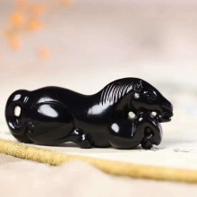 玉器工艺品天然新疆和田玉羊脂级墨玉生肖马吊坠马到成功男女挂件