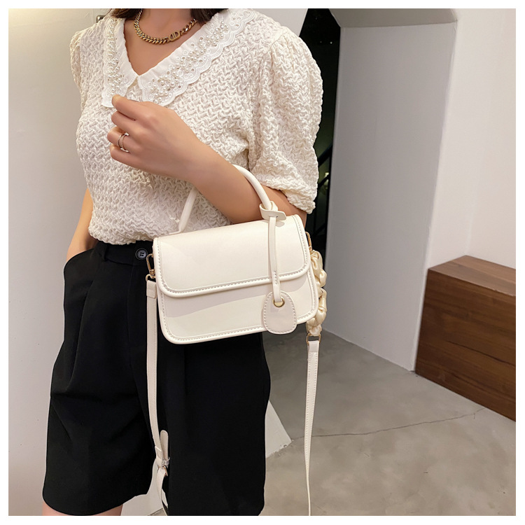 Fashion Solid Color Double Buckle Messenger Shoulder Bag display picture 9