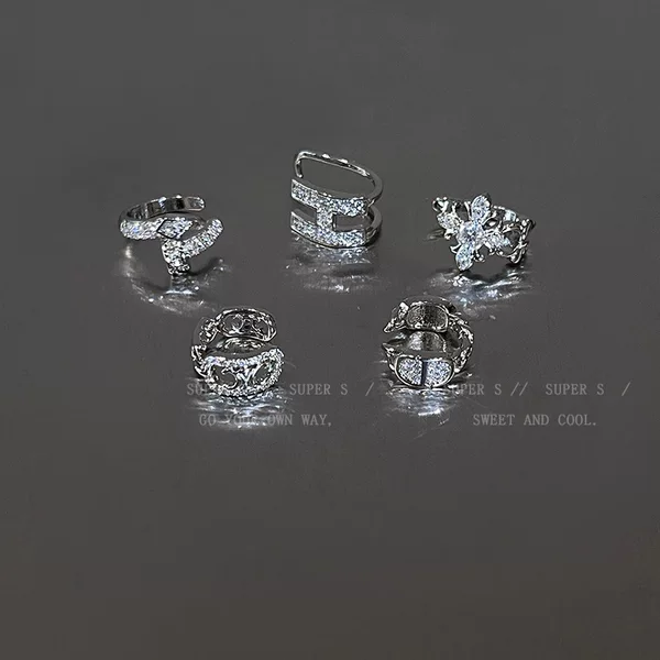 Unique Non-Pierced Ear Cuffs for Women, 2026 New Fashion Earrings, Light Luxury High-End Small Ear Clips, Ear Accessories for Men