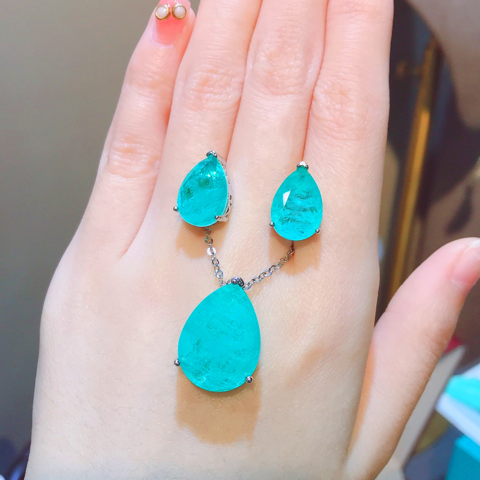 Emerald Paraiba Pear Shape Stud Earrings Simple Womenu0027s Pendant Wholesale