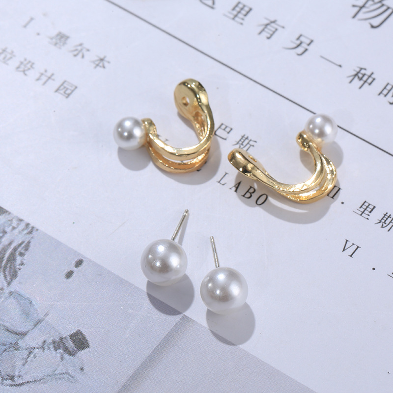 New Style Pearl Earrings French Minority Design Sense Sterling Silver Needle Elegant High-grade Earrings display picture 4