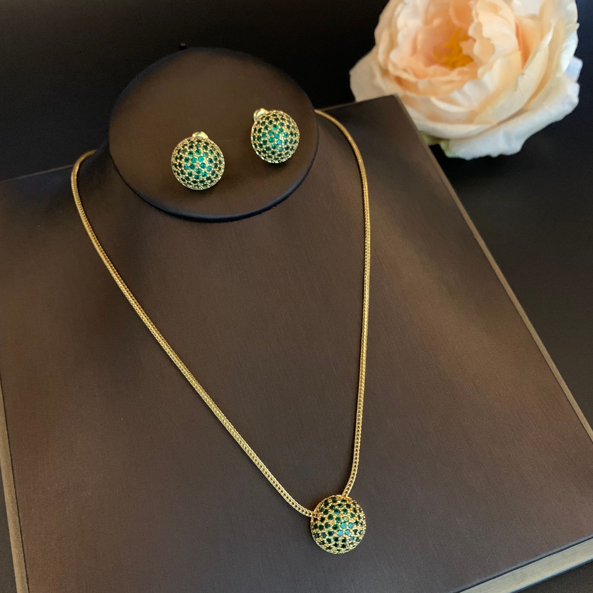 New fashion all match niche jewelry set simple natural pendant full inlaid earrings elegant temperament earrings_voghion.com