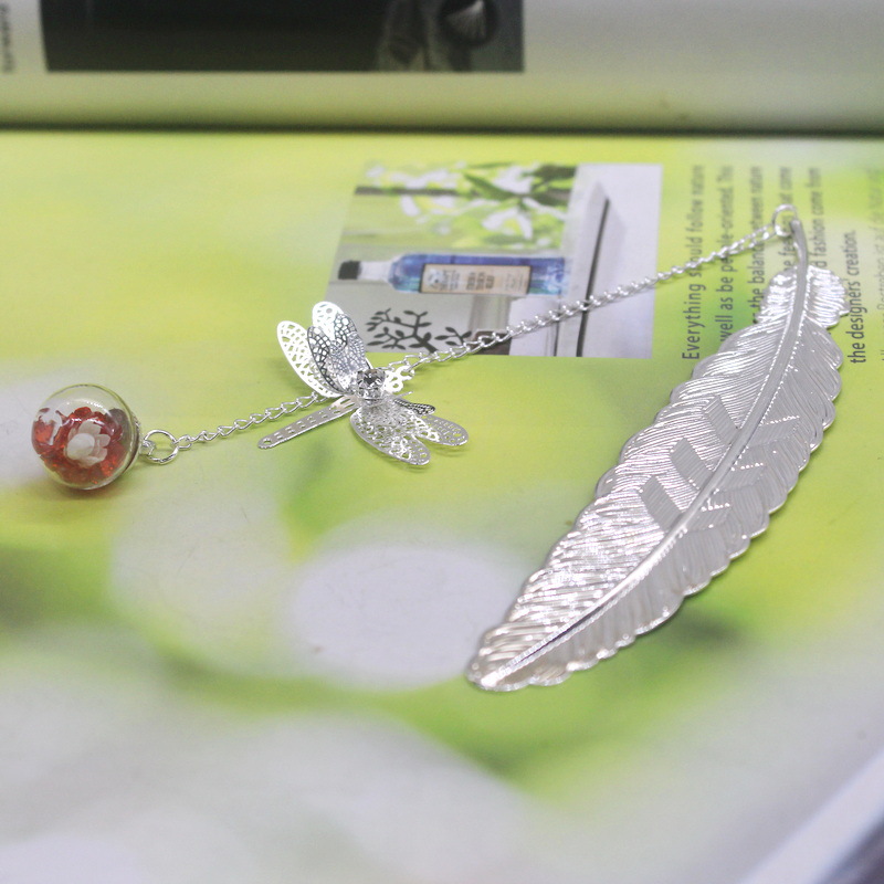 실버 깃털 + 잠자리 + 레드 다이아몬드 화이트 플라워