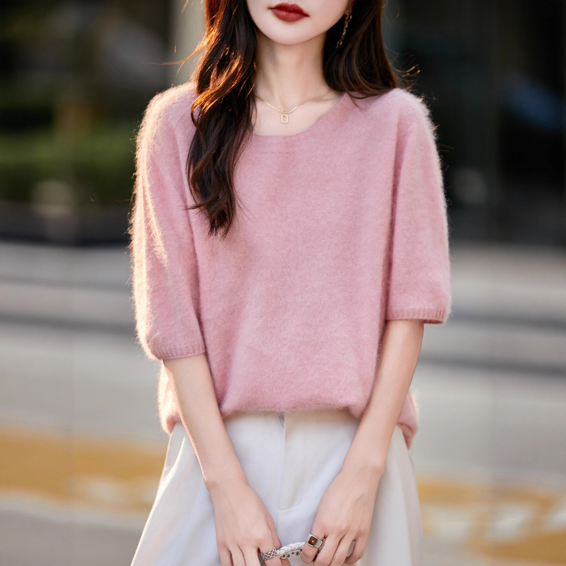 New seamless brushed knit short-sleeved women's round neck three-quarter sleeve base layer sweater, fashionable and youthful.