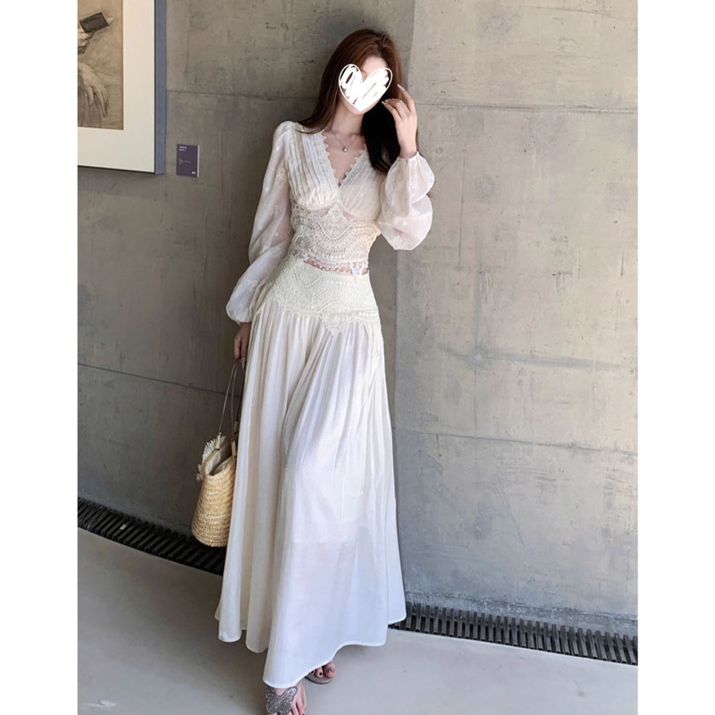 法式气质感白色蕾丝拼接V领长袖镂空衬衫女新款高腰半身长裙套装|undefined