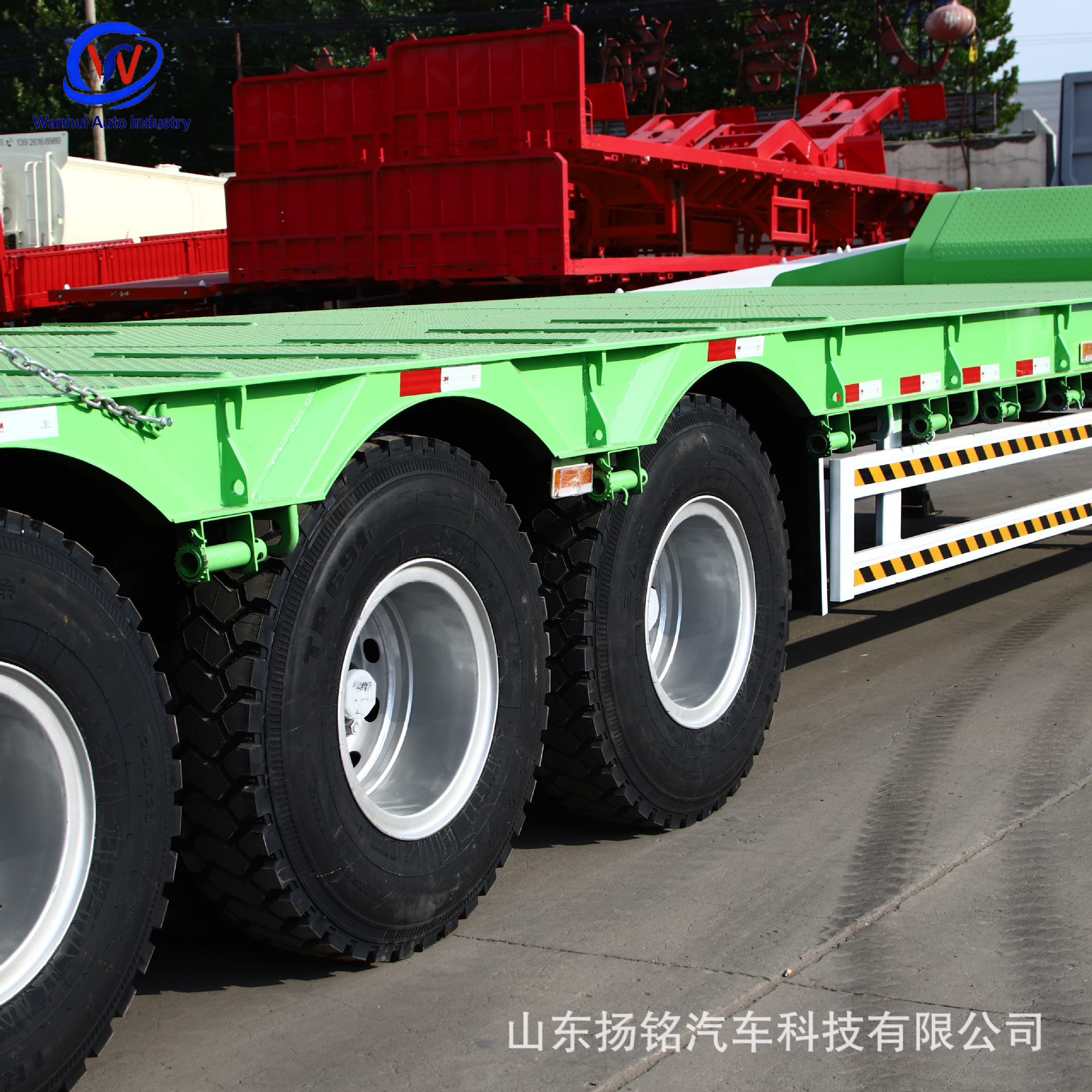 Heavy-Duty Engineering Equipment Transport Semi-Trailer with Reinforced Ladder, Suitable for Loaders, Excavators, Trailers, Etc., Supports Export