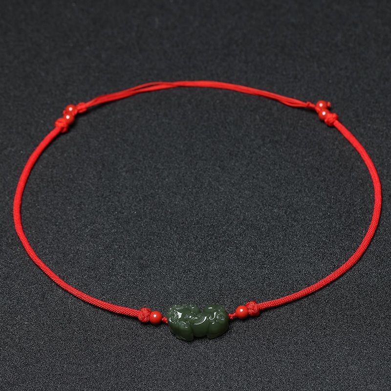 Collar de jade Hotan, cuerda roja trenzada para mujeres, colgante de jade para hombres, pareja, este año de vida, cadena de clavícula, pico explosivo.