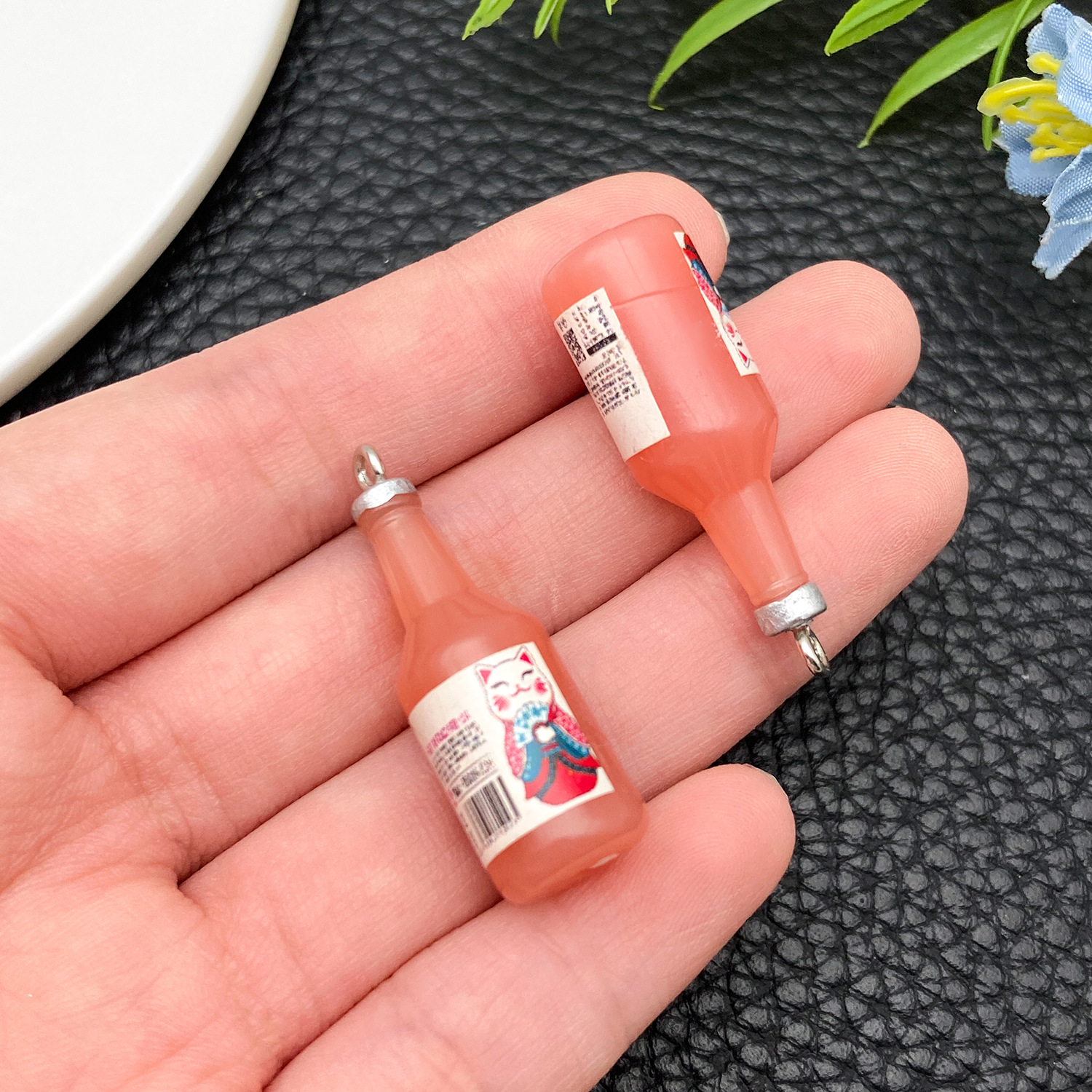 23920-H-桃粉色树脂桃子果蔬汁韩国酒瓶34x11x11