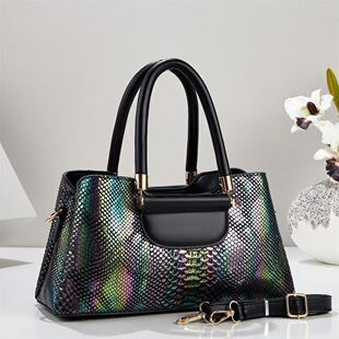 �S��ֱ�N�¿�Ůʿ�����r�аٴ����e���������|���s���ֵ������