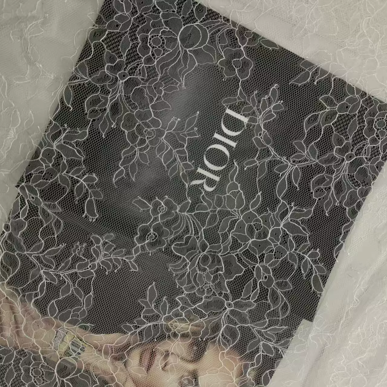 定制婚庆装饰布料 盘带绣娃娃裙面料 批发连衣裙舞台礼服布