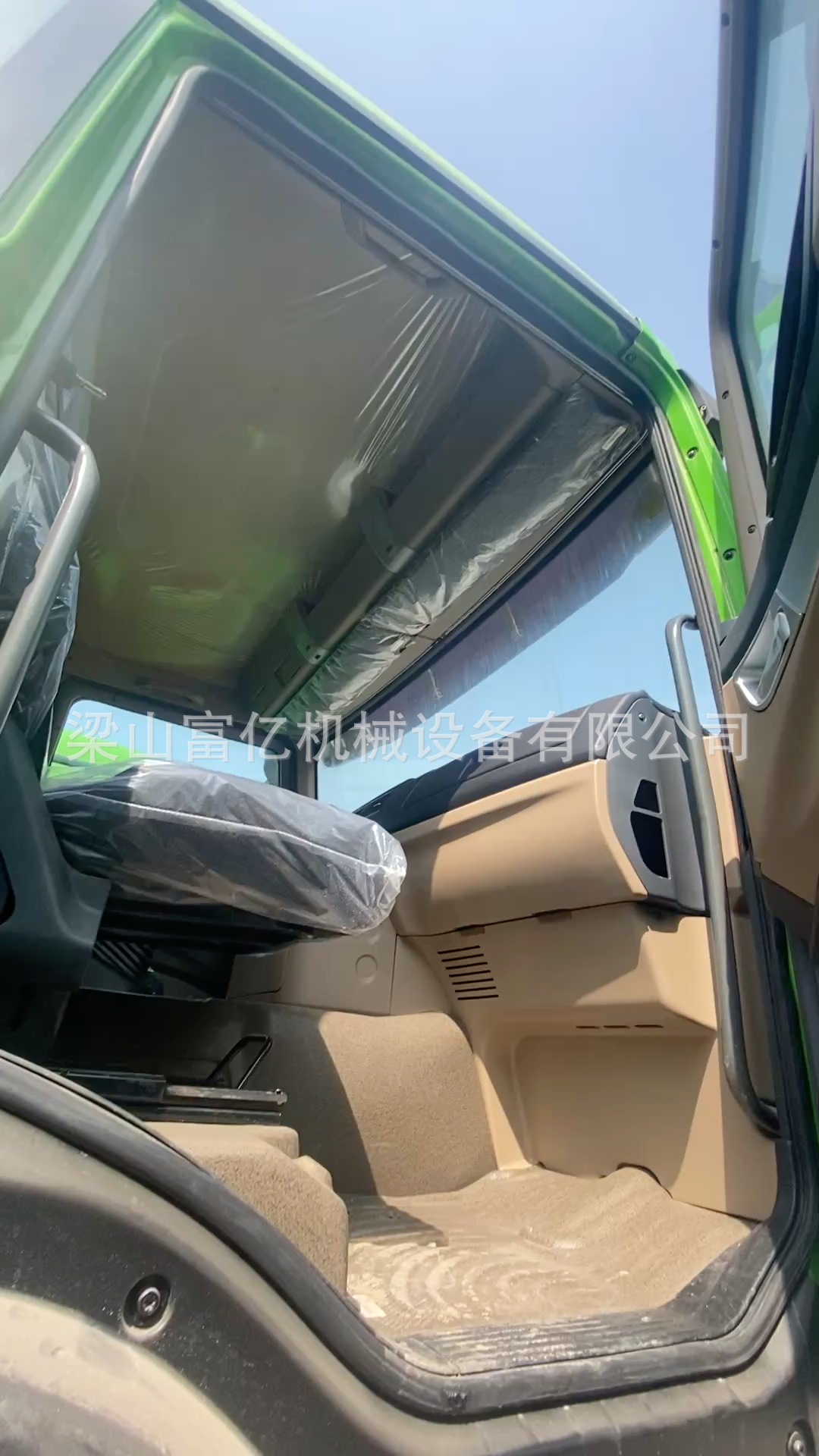 Foreign Trade Sales of China Heavy Truck Howo Tx, Four-Wheel Drive and Eight-Wheel Drive Dump Trucks, New Stock Vehicles, Used and Refurbished Vehicles