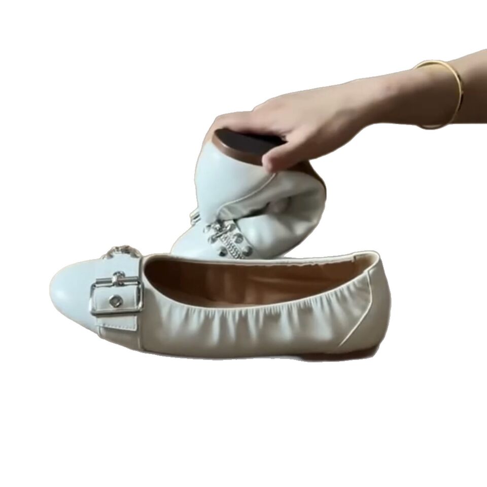 Giày búp bê nữ da cừu mũi tròn đính khóa cài, đế bằng gót thấp 1 cm — Màu be, màu đen