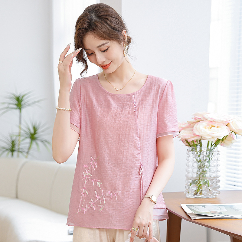 中高年のお母さんは夏の新型の女性のtシャツの新しい中国式の刺繍の刺繍の皿は丸首を掛けてお母さんの上着をつなぎ合わせます。|undefined