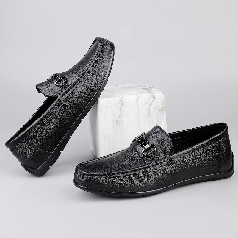 Zapatos de cuero para hombres 2025 nuevos zapatos de negocios británicos transpirables con suela suave zapatos casuales perezosos con un pie de pedal