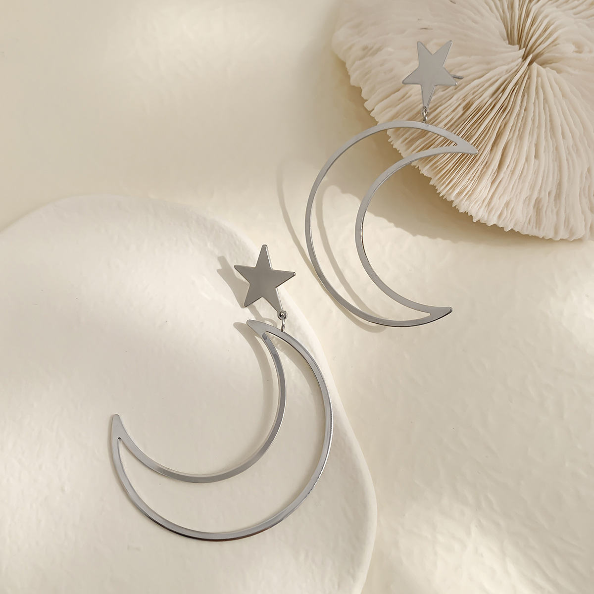 Simple Géométrique Creux Lune Ethnique Boucles Boucles D'oreilles En Cuivre display picture 3