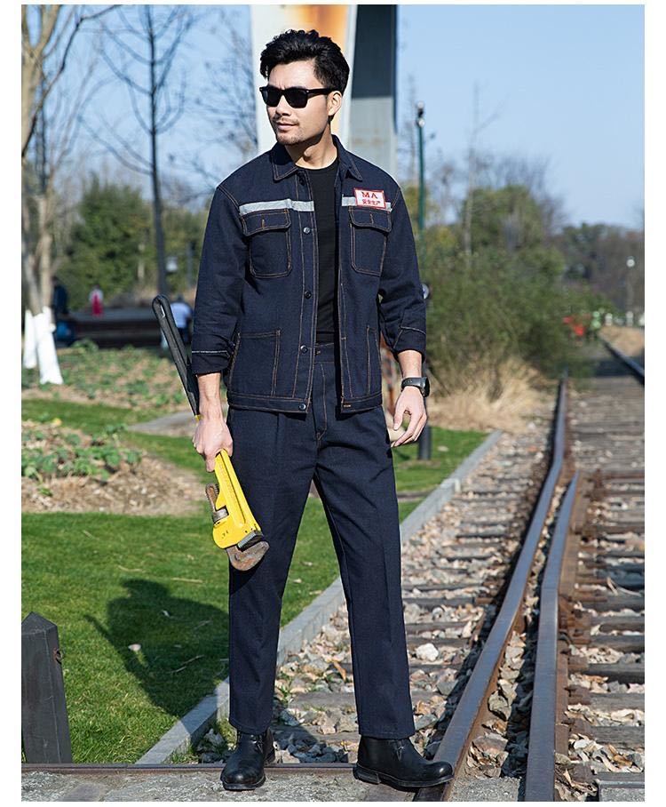 B64CC204476ED7224611D61807ADEE