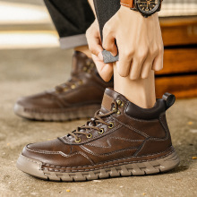 商务男鞋2025秋冬新款男士百搭运动高帮厚底休闲鞋软底手工驾车鞋