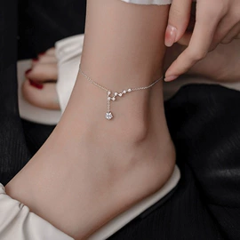 项链;耳环;手链