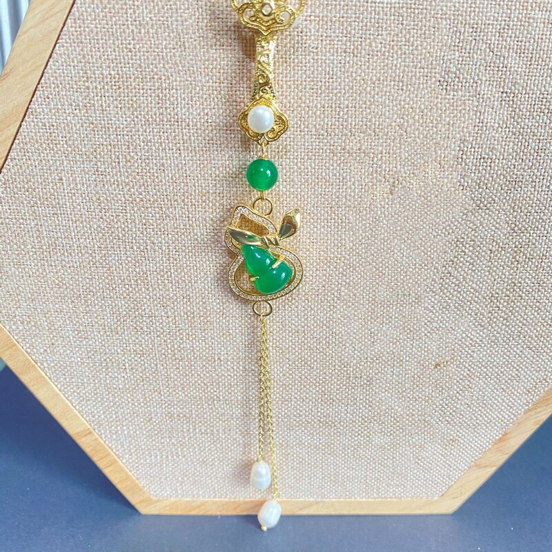 Custom Folu Double Chinese Jade Gourd Tassel Cheongsam Pressurized Placket Women's Chinese Style Hanfu Accessories Antique Buckle Hanging Ornaments Custom Folu Double Chinese Jade Gourd Tassel Cheongsam Pressurized Placket Women's Chinese Style Hanfu Accessories Antique Buckle Hanging Ornaments