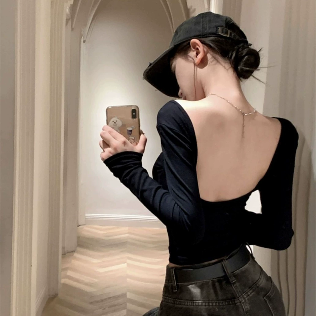 Волосатая длинная нижняя рубашка с низким вырезом