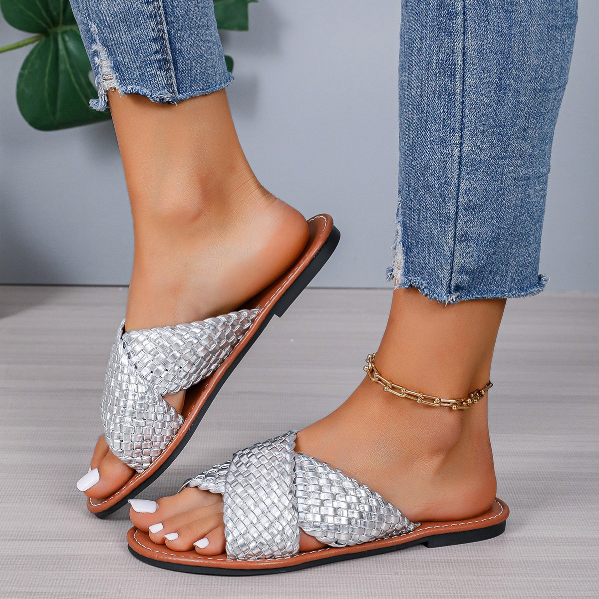 Foreign Trade Large Size Flat-soled Round-toe Woven For Women, 2024 Summer New European And American Style One-strap_vogvips.com