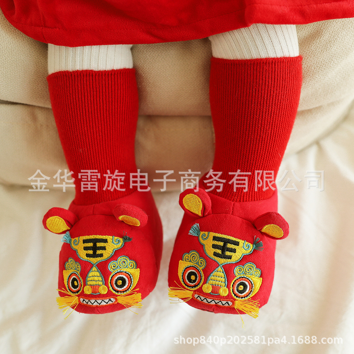 Winter newborn baby shoes cotton 0-1 years old 3-6-12 months baby toddler anti-soft bottom can not fall off tiger shoes
