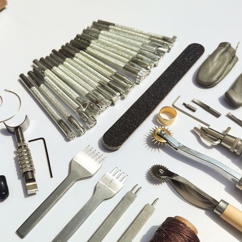 Herramientas de cuero Herramientas de fabricación de artículos de cuero hechas a mano Herramientas de bricolaje de cuero Juego de 78 piezas Artículos de cuero hechos a mano Herramientas de bolsos de cuero
