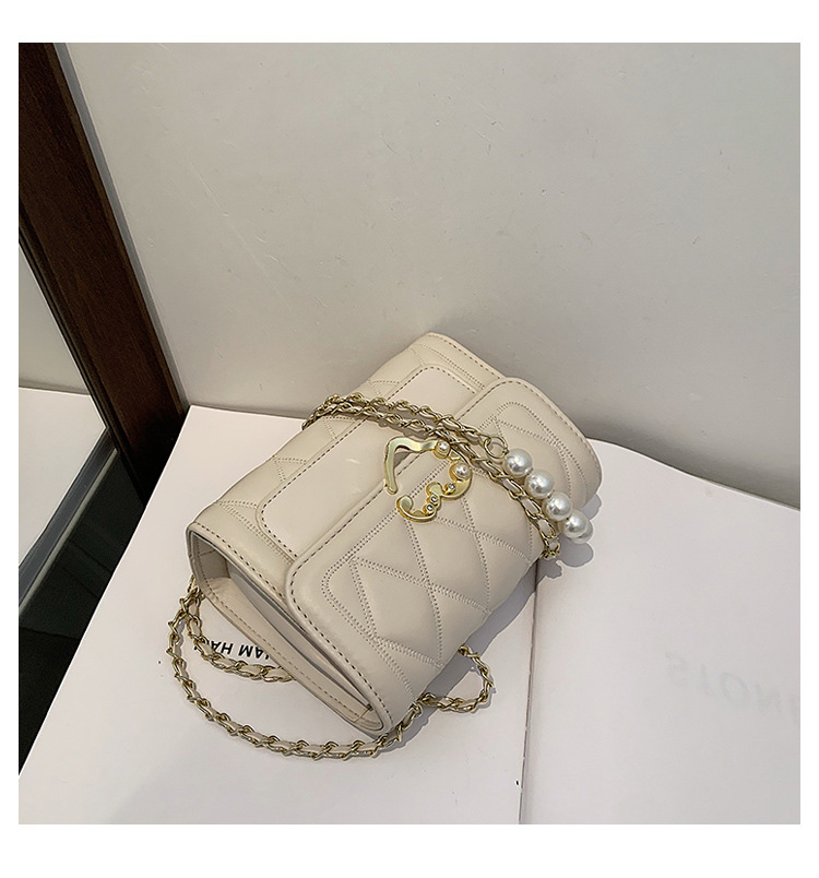 Wholesale Heart-shaped Buckle Messenger Shoulder Small Square Bag Nihaojewelry display picture 25