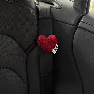 Car seat belt shoulder pad extended anti-collar protective cover car creative cute personality cartoon decoration anti-wear (Sürətlər qutusu və əl tormozu başlıqları) - linen-black-shoulder-pads-plush-wine-red-love-single