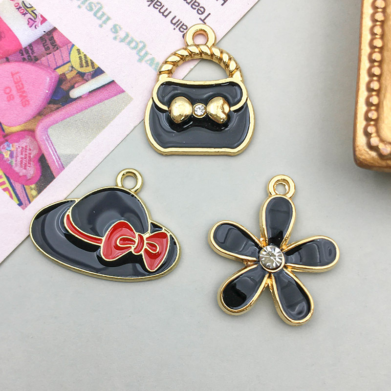4g Weight Pendant Jewelry Making Type 13 * 15mm, 14*16MM, 7 * 20mm Jewelry Making Size Jewelry Accessories Classification 16 Models Per Model 1, 16/Bag Quantity Alloy Material Lipstick, Flower, Bow Knot Pattern Enamel Design Lady Style 16 Models Per Model 1, 16/Bag 13 * 15mm 14*16MM 7 * 20mm Alloy Lipstick Flower Bow Knot Pendant 3
