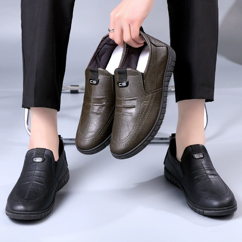 Весенняя мужская обувь, новый стиль, дышащая водонепроницаемая противоскользящая мужская модная универсальная черная деловая кожаная обувь, повседневные кроссовки оптом