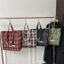 2025秋冬复古格纹双面包托特包女刺绣字母尼龙材质大容量单肩通勤