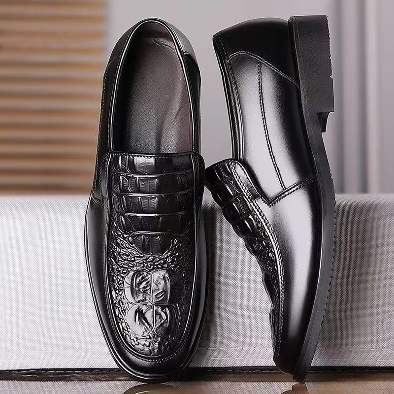 2025 nuevos zapatos de cuero de primavera y otoño para hombres zapatos de cuero suave comerciales de un solo zapato transfronterizo zapatos casuales de gran tamaño para hombres