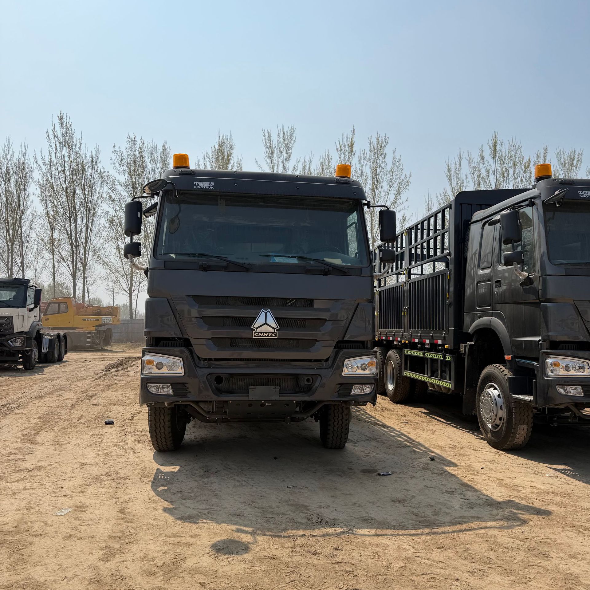 Exported to Africa: Howo Engineering Dump Truck, 6X4 Flatbed Truck, Front Four-Wheel Drive and Rear Eight-Wheel Drive Dump Truck