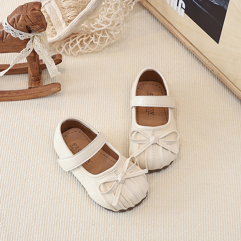 Zapatos casuales de moda de niñas versátiles 2026 verano nuevos zapatos de arco para niños zapatos de Lefour pequeños zapatos de cuero suaves fragrantes image 3