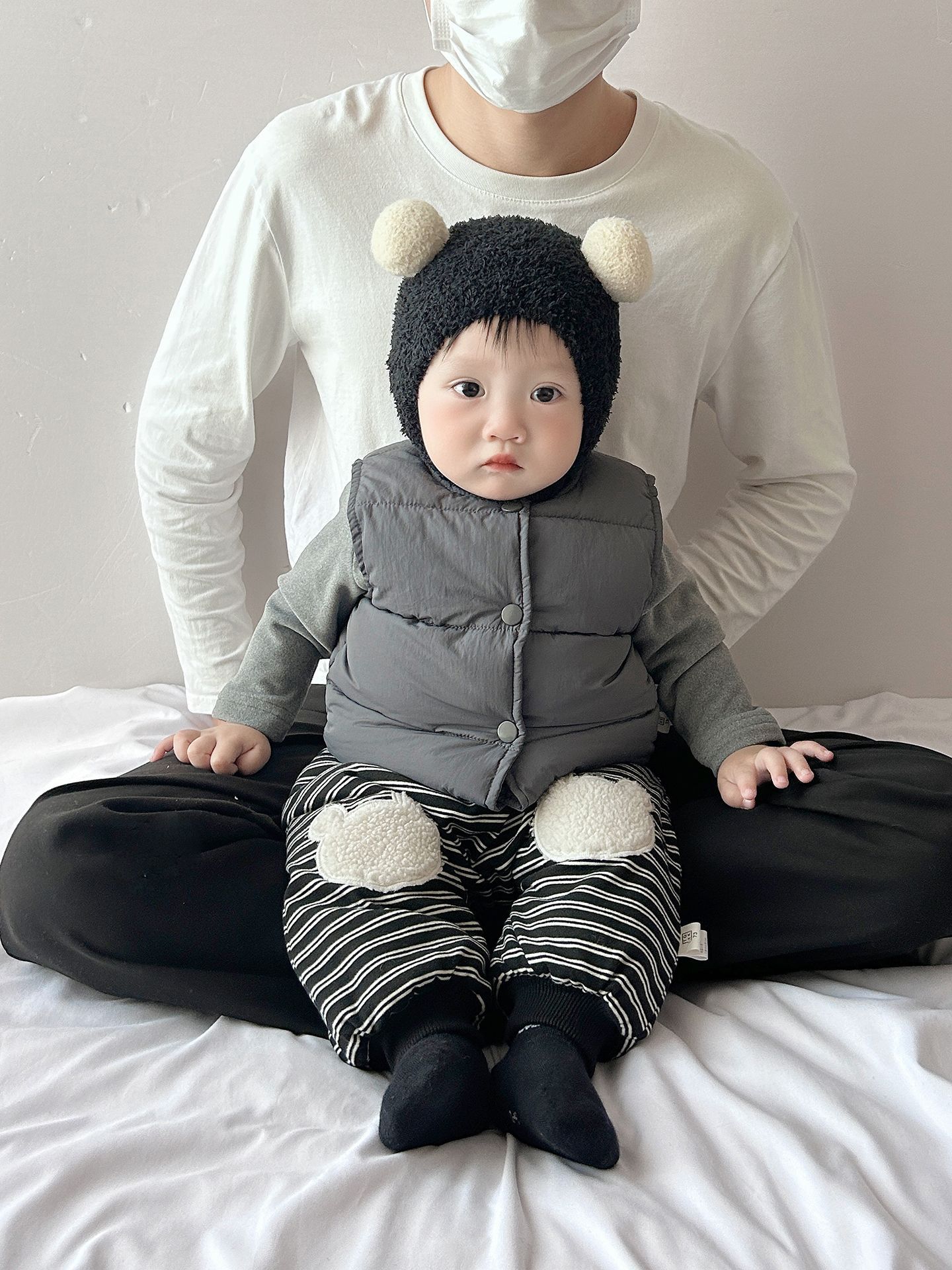 INS ropa de invierno para bebés, guapo chaleco de algodón grueso para bebés y niños calientes en invierno para salir a los hombros de la marea.