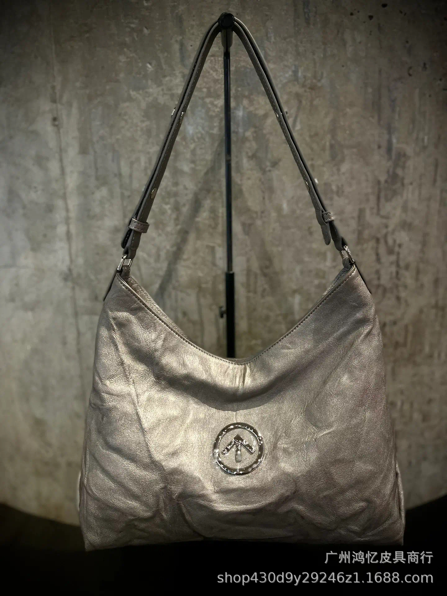 GROTT0 アロー バッグ ノンセクシュアリズム ブラックストーン ホーボー ベジタブルタンニン鞣し プリーツ加工 本革 多用途 ショルダー クロスボディ ソフトバッグ