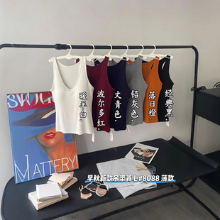 �＾�����U���������A��ɫ������������@�ݹ̶����ո��鱳��Ů